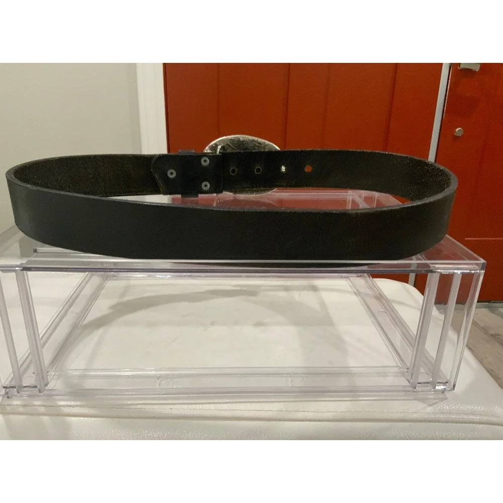 Tevha black leather